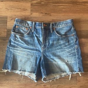 Madewell Perfect Jean short. Size 28